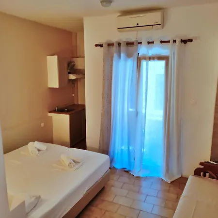 Гостевой дом Eleni's House Скиатос